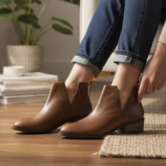 Diba Shoes - Diba True Stop By Taupe “V” Cut Leather Ankle Boot, Size 7